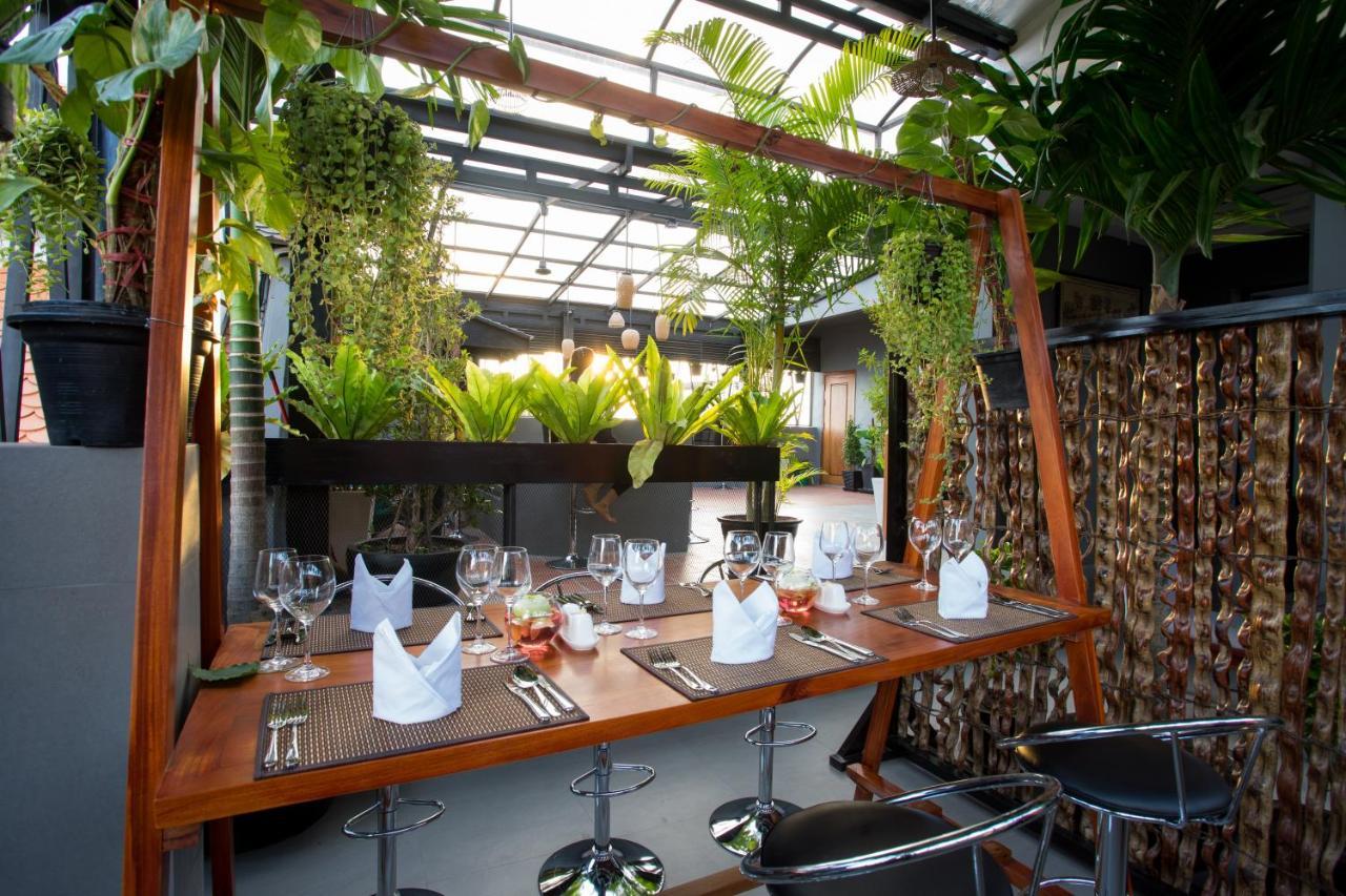 Siem Reap City Angkor Boutique Exterior photo